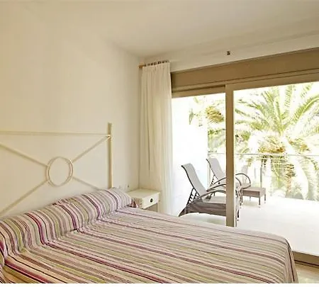 Saturn Villa *